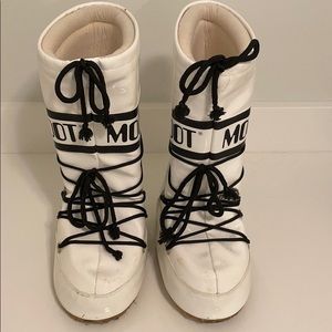 Moon Boots